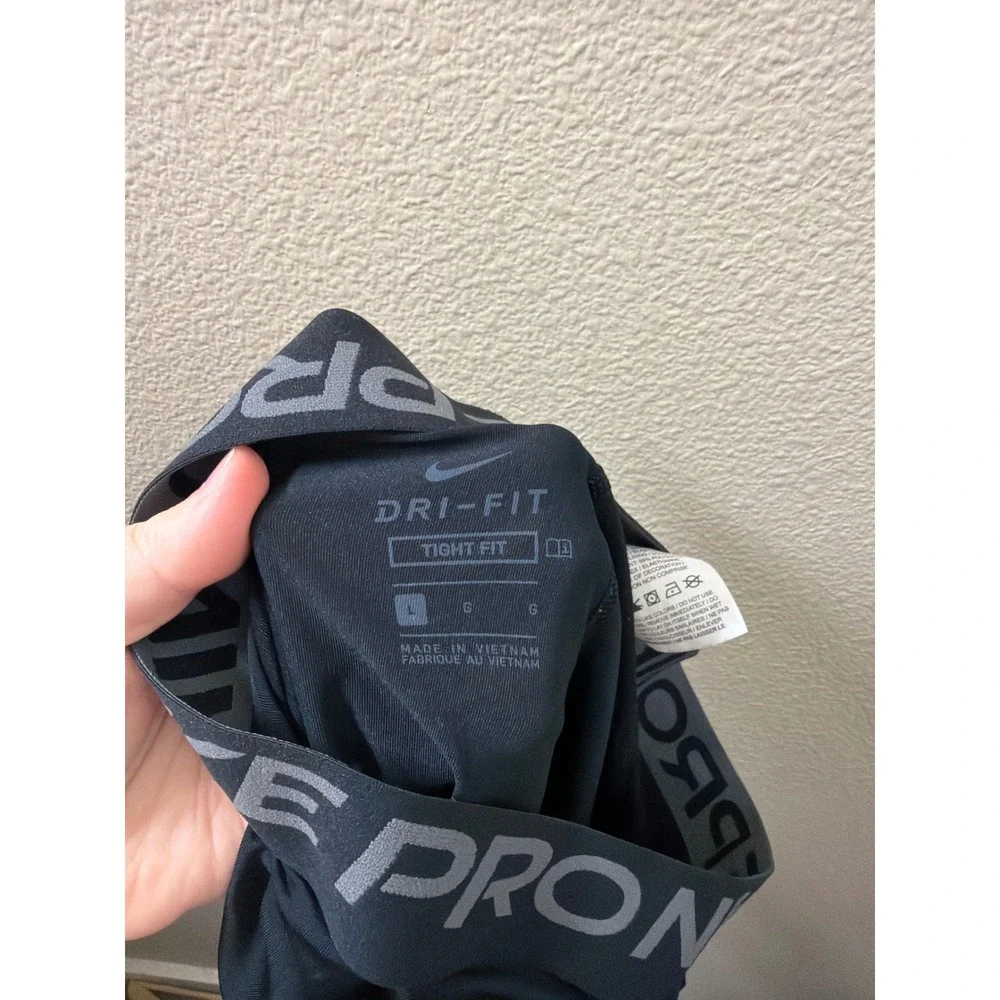 Boys Nike Pro Compression Shorts Size Large